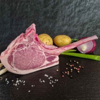 Tomahawk-Steak vom Duroc-Schwein
